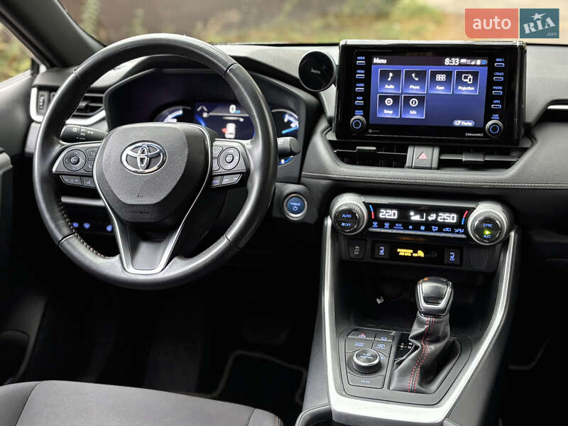 Внедорожник / Кроссовер Toyota RAV4 2021 в Киеве