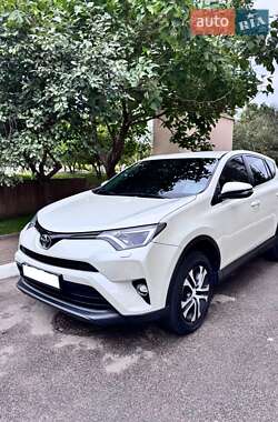 Внедорожник / Кроссовер Toyota RAV4 2016 в Киеве