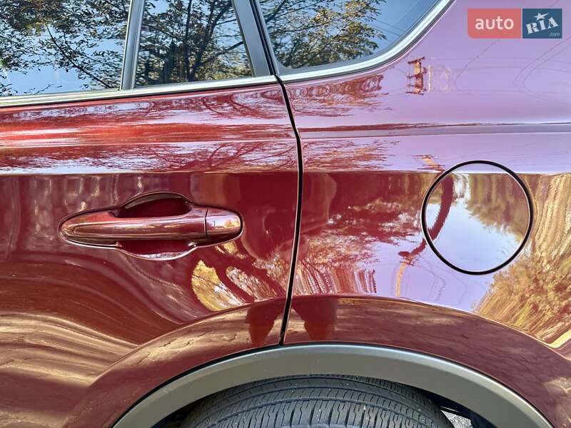 Позашляховик / Кросовер Toyota RAV4 2017 в Кам'янському