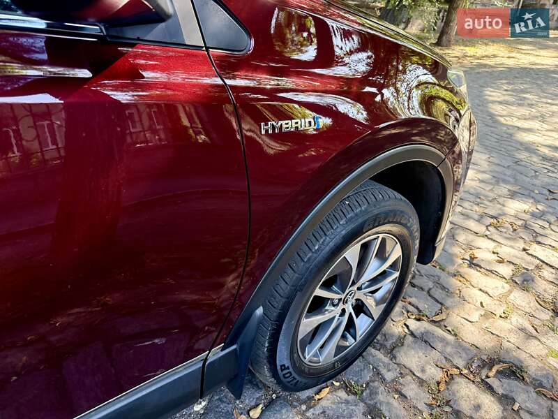 Позашляховик / Кросовер Toyota RAV4 2017 в Кам'янському