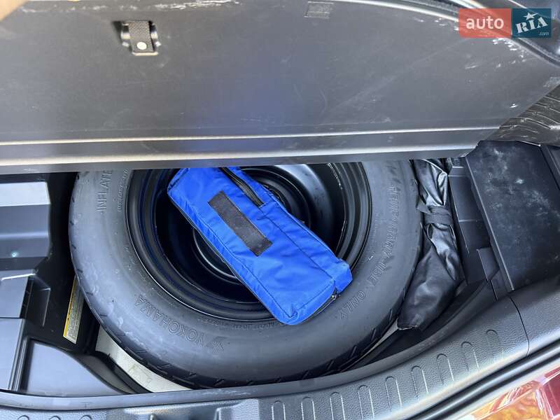 Позашляховик / Кросовер Toyota RAV4 2017 в Кам'янському