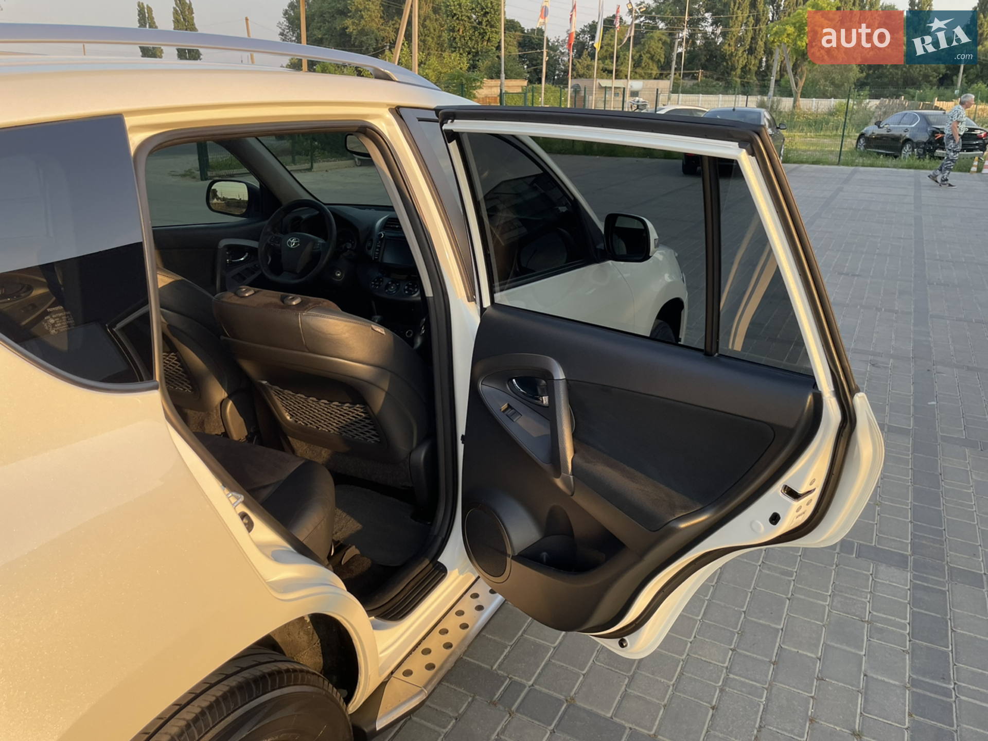 2011 Toyota RAV 4 - мініатюра 21