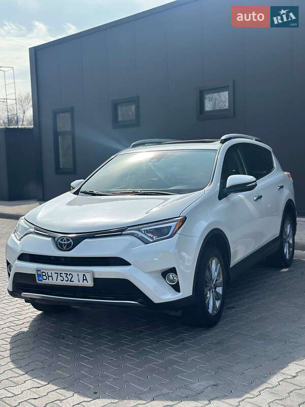Внедорожник / Кроссовер Toyota RAV4 2016 в Одессе
