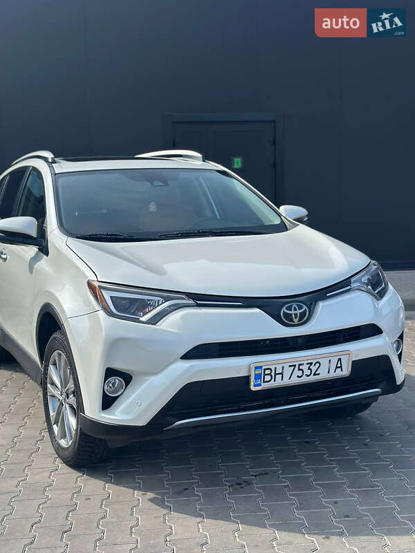 Внедорожник / Кроссовер Toyota RAV4 2016 в Одессе