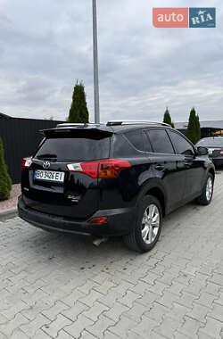 Внедорожник / Кроссовер Toyota RAV4 2013 в 