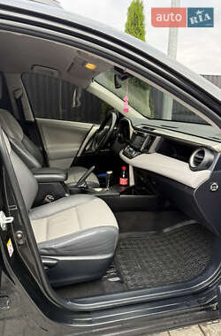 Внедорожник / Кроссовер Toyota RAV4 2013 в 