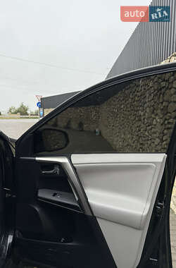 Внедорожник / Кроссовер Toyota RAV4 2013 в 