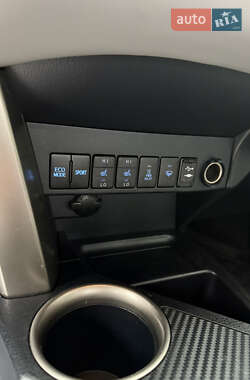 Внедорожник / Кроссовер Toyota RAV4 2013 в 