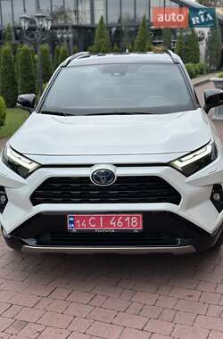 Внедорожник / Кроссовер Toyota RAV4 2022 в 