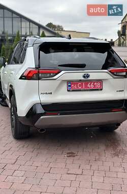Внедорожник / Кроссовер Toyota RAV4 2022 в 