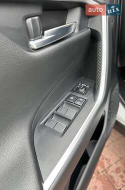 Внедорожник / Кроссовер Toyota RAV4 2022 в 