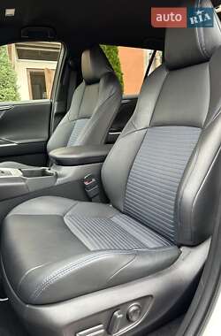 Внедорожник / Кроссовер Toyota RAV4 2022 в 