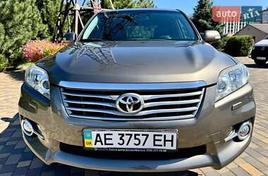 Внедорожник / Кроссовер Toyota RAV4 2011 в 