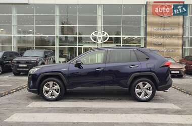Внедорожник / Кроссовер Toyota RAV4 2020 в 