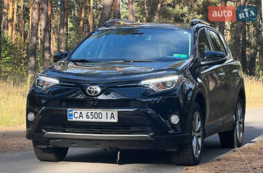 Внедорожник / Кроссовер Toyota RAV4 2017 в Черкассах