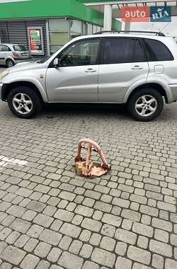 Позашляховик / Кросовер Toyota RAV4 2004 в Луцьку