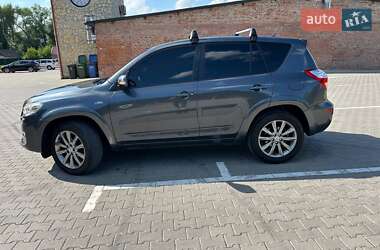 Внедорожник / Кроссовер Toyota RAV4 2011 в 