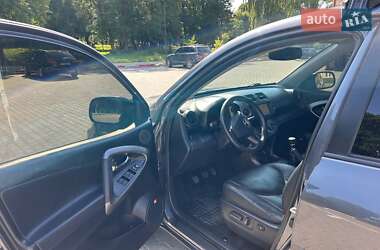 Внедорожник / Кроссовер Toyota RAV4 2011 в 