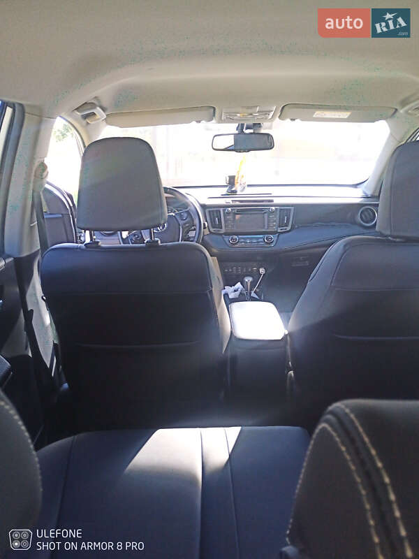 Внедорожник / Кроссовер Toyota RAV4 2013 в Волочиске