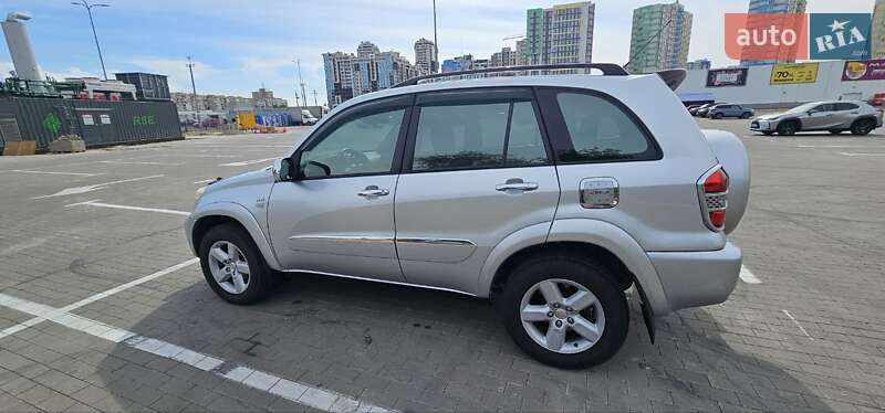Позашляховик / Кросовер Toyota RAV4 2004 в Одесі