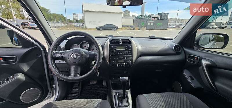 Позашляховик / Кросовер Toyota RAV4 2004 в Одесі