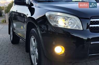 Внедорожник / Кроссовер Toyota RAV4 2007 в 