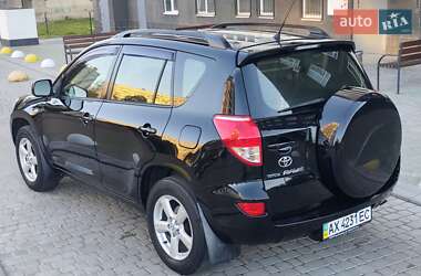 Внедорожник / Кроссовер Toyota RAV4 2007 в 