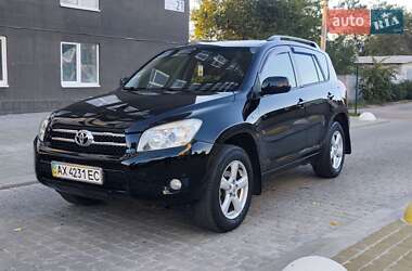 Внедорожник / Кроссовер Toyota RAV4 2007 в 