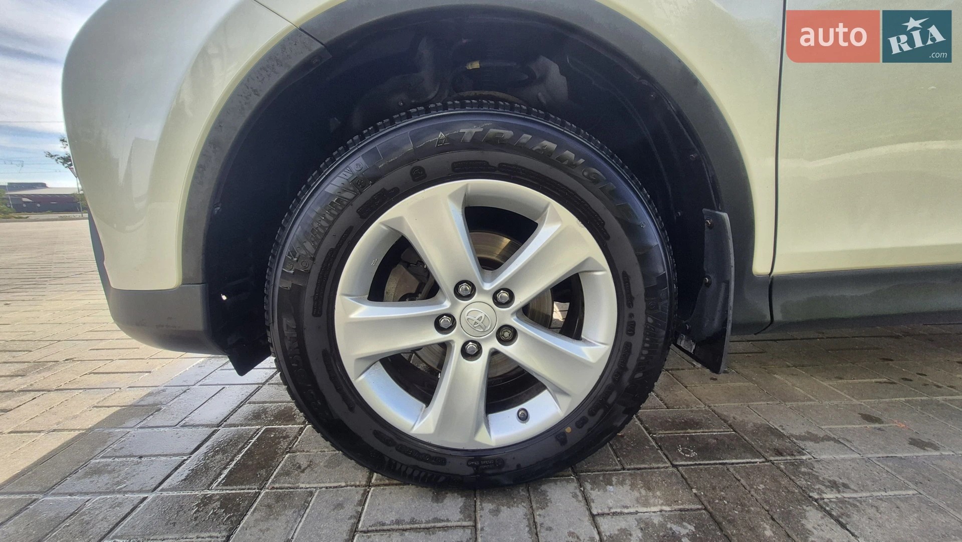 2013 Toyota RAV 4 - мініатюра 3