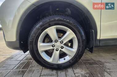 Внедорожник / Кроссовер Toyota RAV4 2013 в 