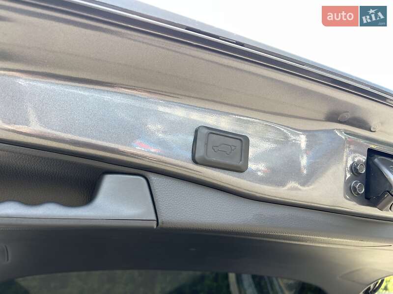 Позашляховик / Кросовер Toyota RAV4 2024 в Києві