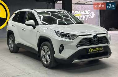 Позашляховик / Кросовер Toyota RAV4 2020 в Чернівцях