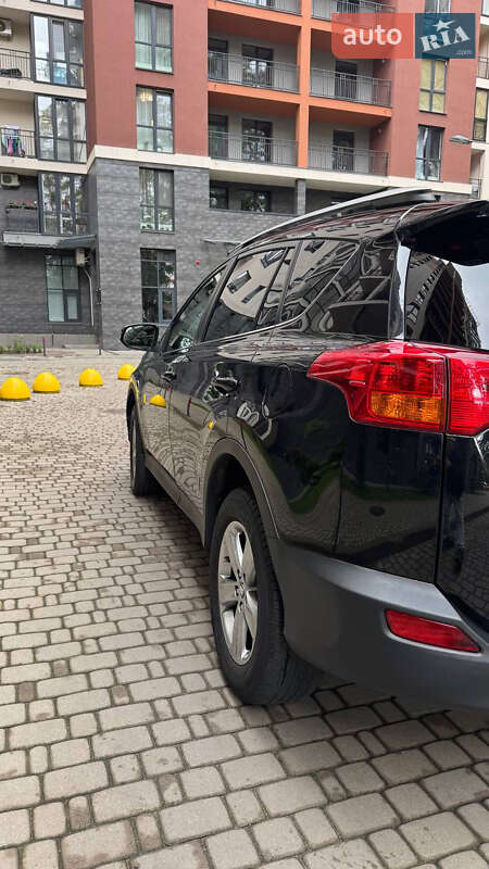 Позашляховик / Кросовер Toyota RAV4 2014 в Броварах