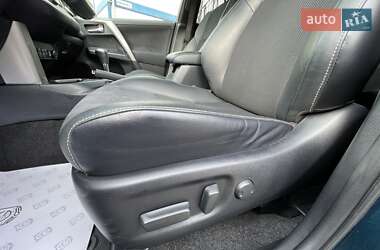 Позашляховик / Кросовер Toyota RAV4 2018 в 