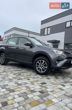 Внедорожник / Кроссовер Toyota RAV4 2018 в Киеве