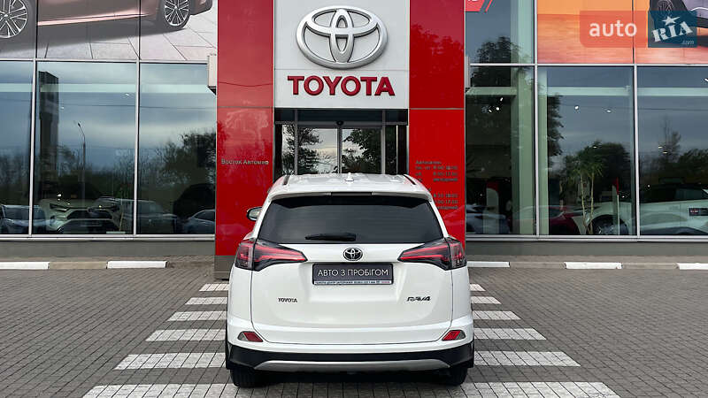 Внедорожник / Кроссовер Toyota RAV4 2018 в Запорожье фото 4 Внедорожник / Кроссовер Toyota RAV4 2018 в Запорожье