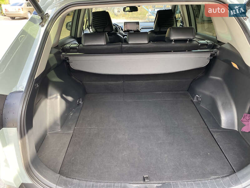 Позашляховик / Кросовер Toyota RAV4 2020 в Запоріжжі