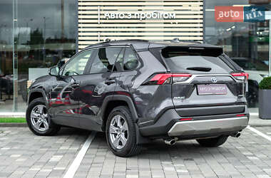 Внедорожник / Кроссовер Toyota RAV4 2024 в 