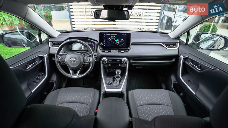 Внедорожник / Кроссовер Toyota RAV4 2024 в Львове