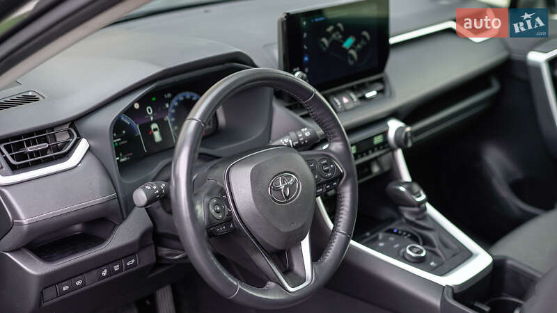 Внедорожник / Кроссовер Toyota RAV4 2024 в Львове