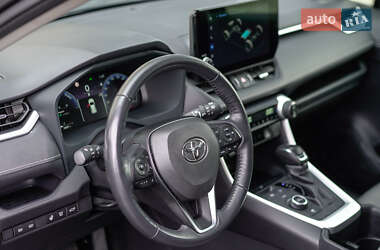 Внедорожник / Кроссовер Toyota RAV4 2024 в 