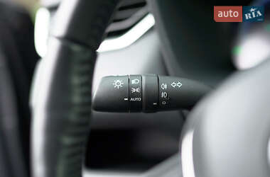 Внедорожник / Кроссовер Toyota RAV4 2024 в 