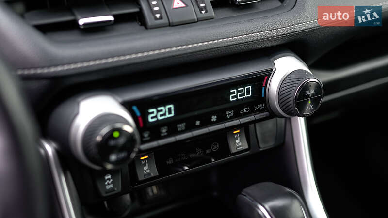 Внедорожник / Кроссовер Toyota RAV4 2024 в Львове