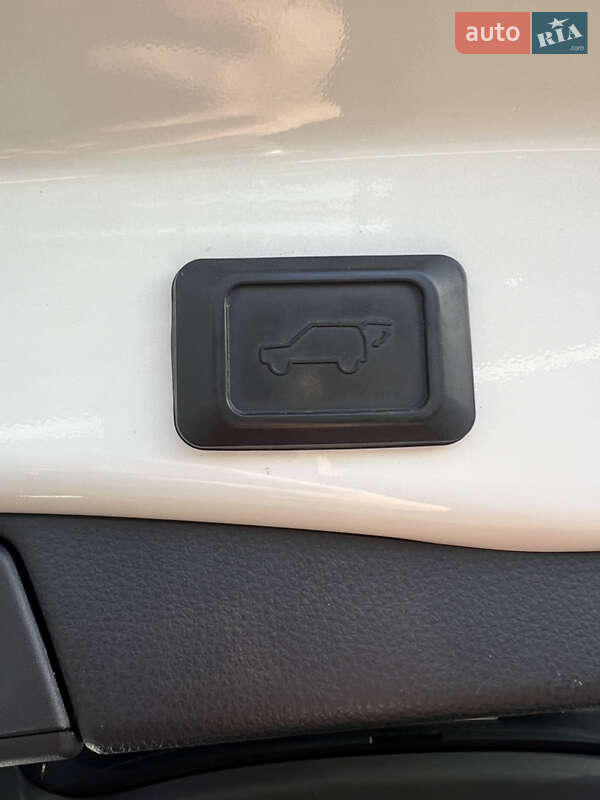 Позашляховик / Кросовер Toyota RAV4 2019 в Харкові фото 14 Позашляховик / Кросовер Toyota RAV4 2019 в Харкові