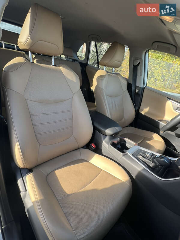 Позашляховик / Кросовер Toyota RAV4 2019 в Харкові фото 31 Позашляховик / Кросовер Toyota RAV4 2019 в Харкові