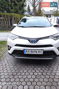 Внедорожник / Кроссовер Toyota RAV4 2017 в Запорожье