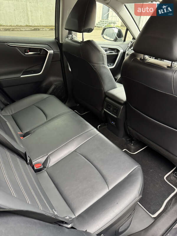 Позашляховик / Кросовер Toyota RAV4 2022 в Києві