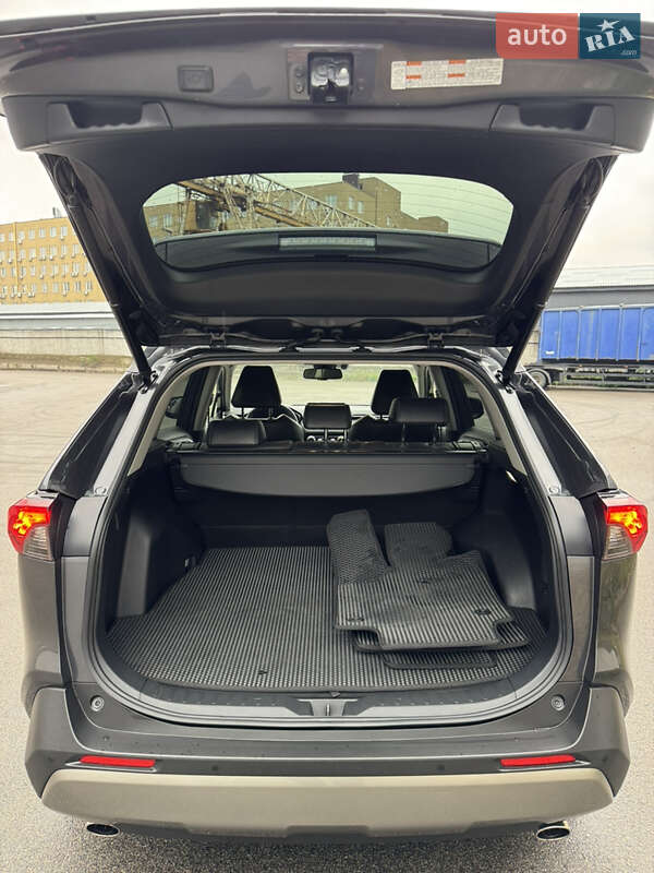 Позашляховик / Кросовер Toyota RAV4 2022 в Києві