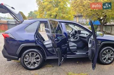 Внедорожник / Кроссовер Toyota RAV4 2023 в 