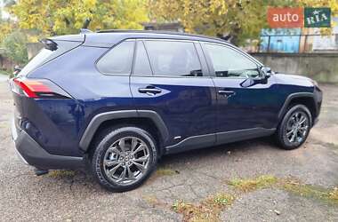 Внедорожник / Кроссовер Toyota RAV4 2023 в 